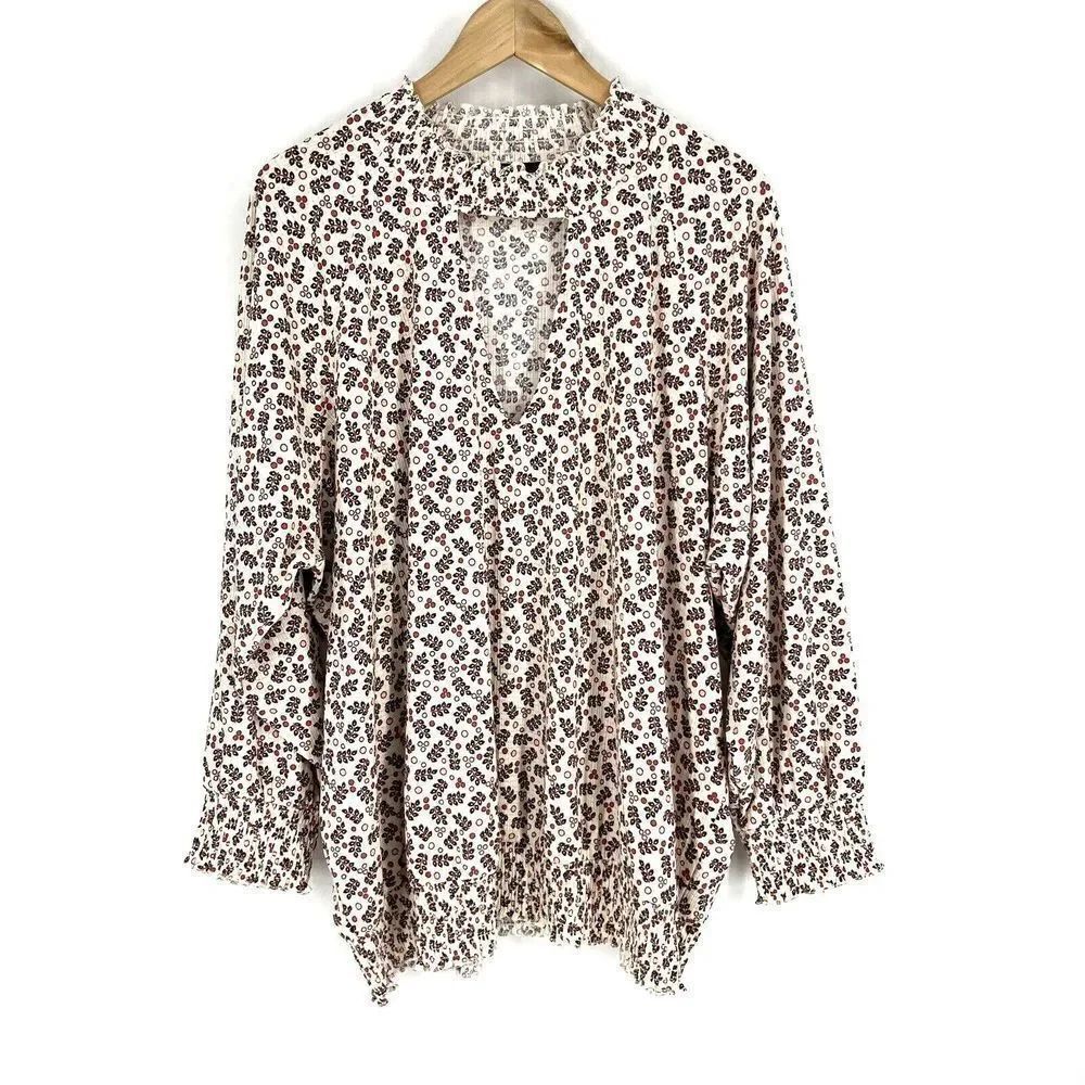 Torrid Top Size 3 Ivory Textured Jersey Choker Neck Smocked Bottom Shirt Blouse